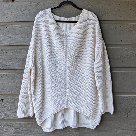 Urban Outfitters Victoria Oversized V-Neck Sweater Cream Size Small - Picture 1 of 8